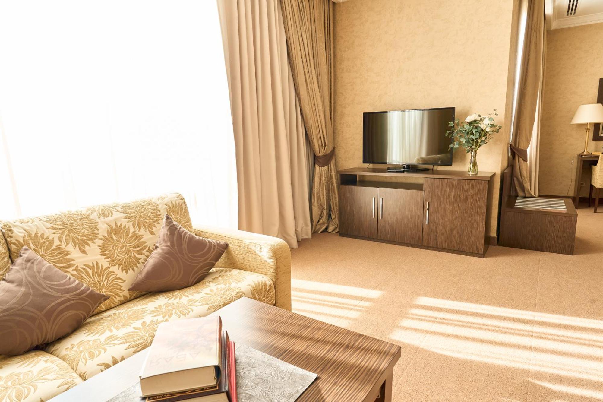 Kainar Hotel ชุมเกนท์ ภายนอก รูปภาพ