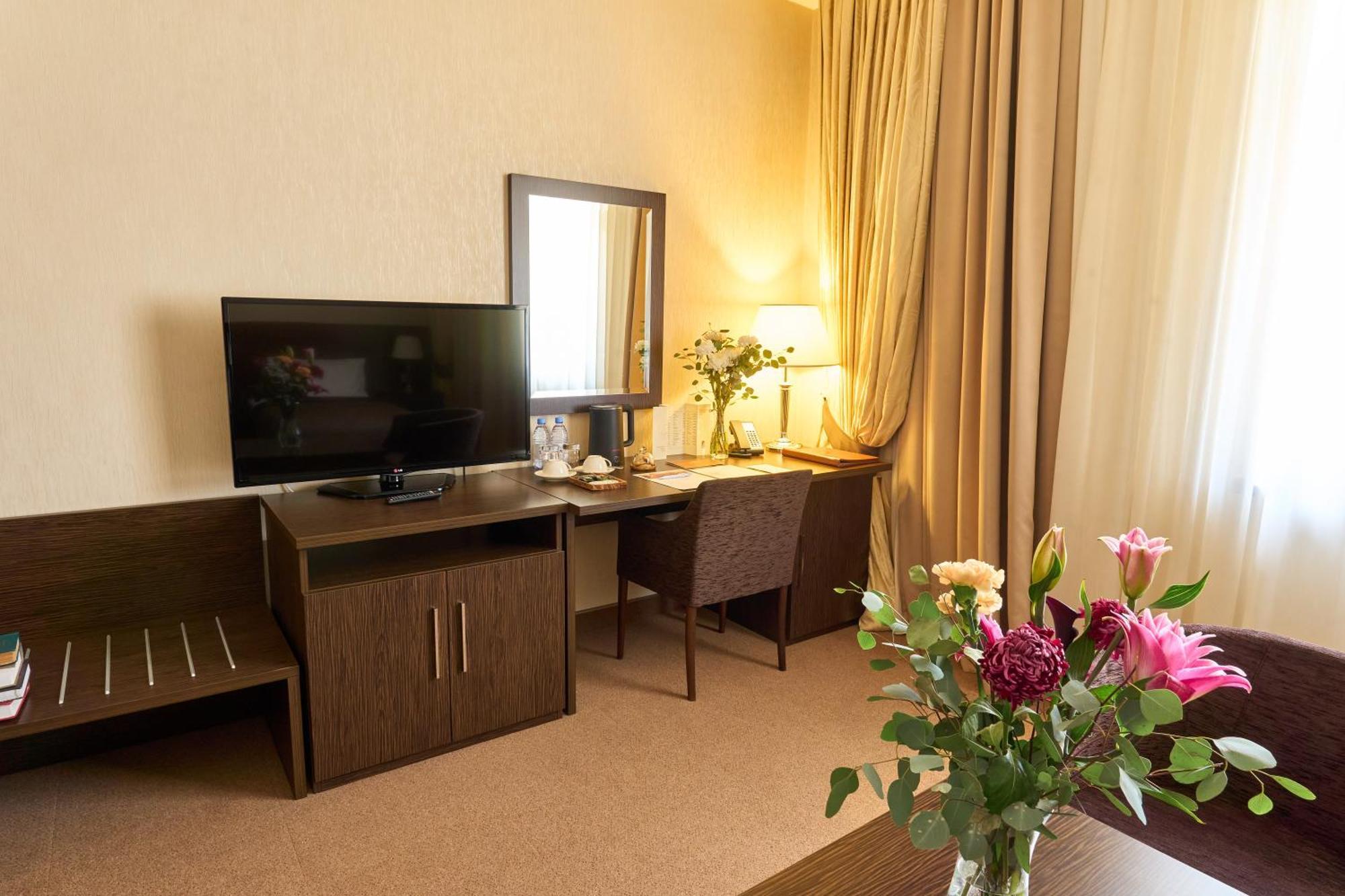 Kainar Hotel ชุมเกนท์ ภายนอก รูปภาพ